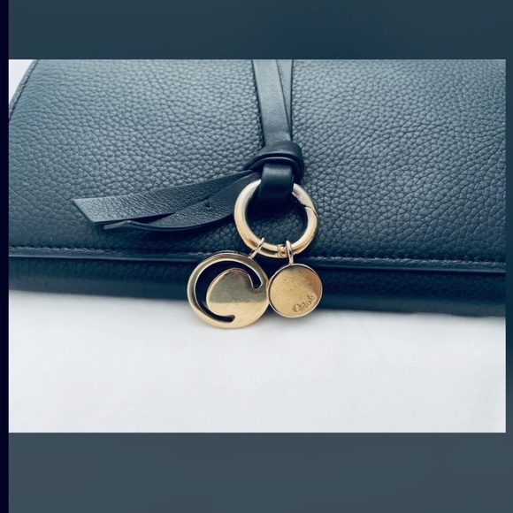 SEE BY CHLOÉ Alphabet Continental wallet, black calfskin, gold tone charms - Picture 3 of 7